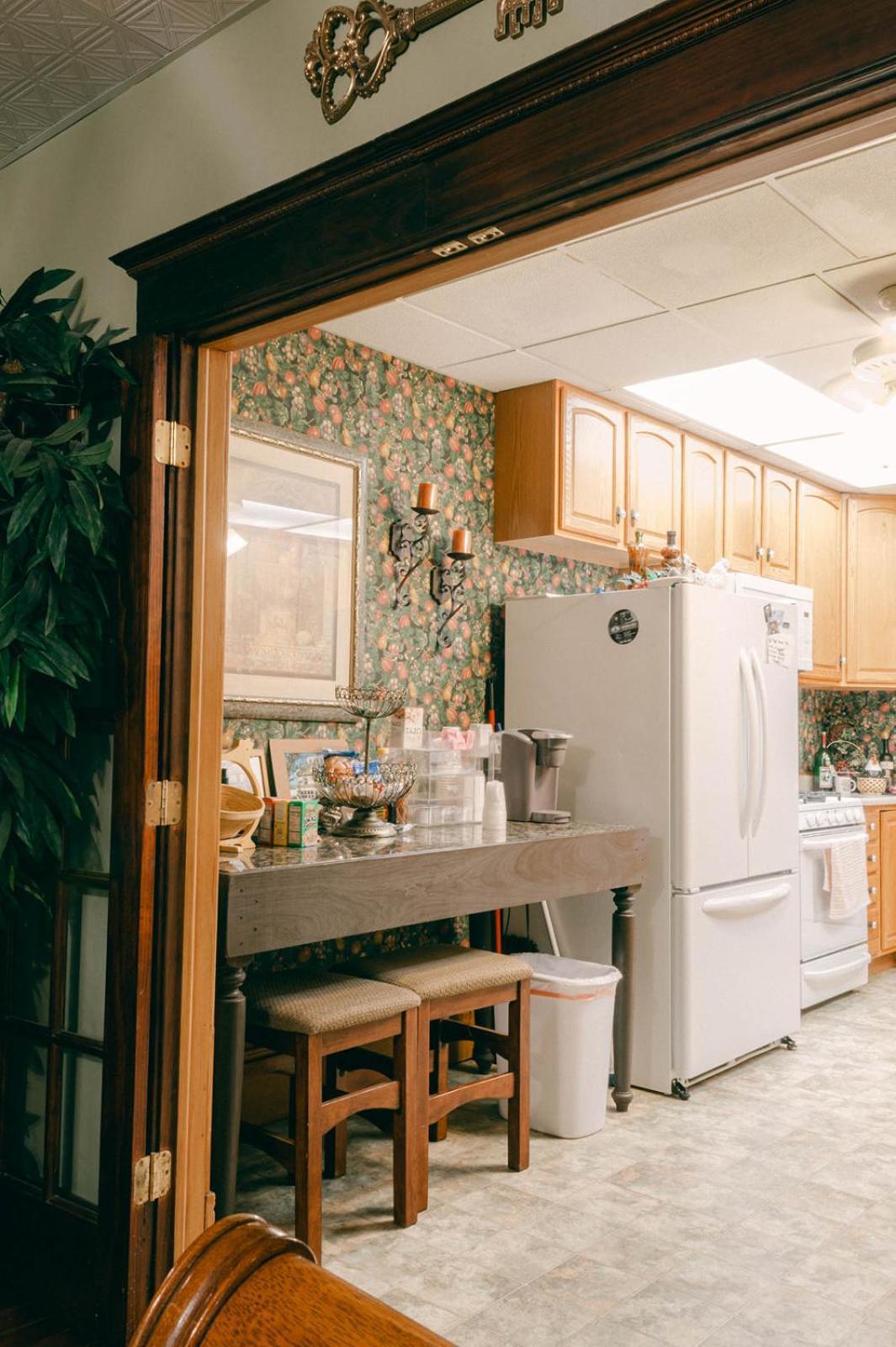 The Wolf Manor Bed & Breakfast Ellinwood Екстериор снимка