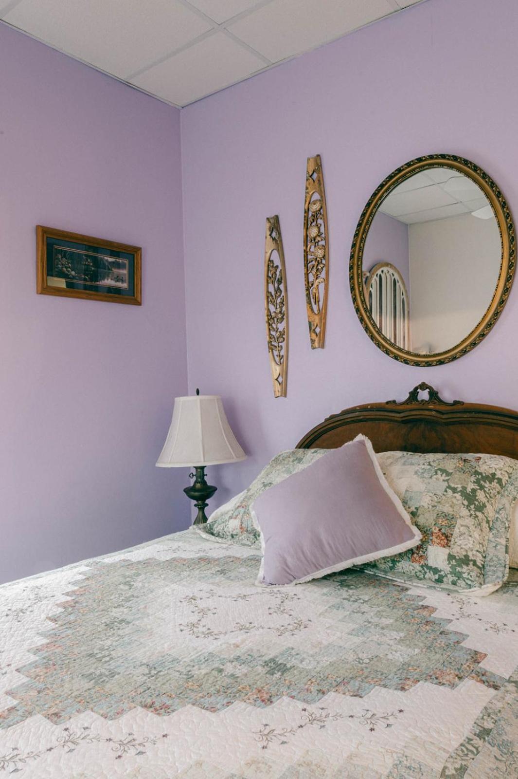 The Wolf Manor Bed & Breakfast Ellinwood Екстериор снимка